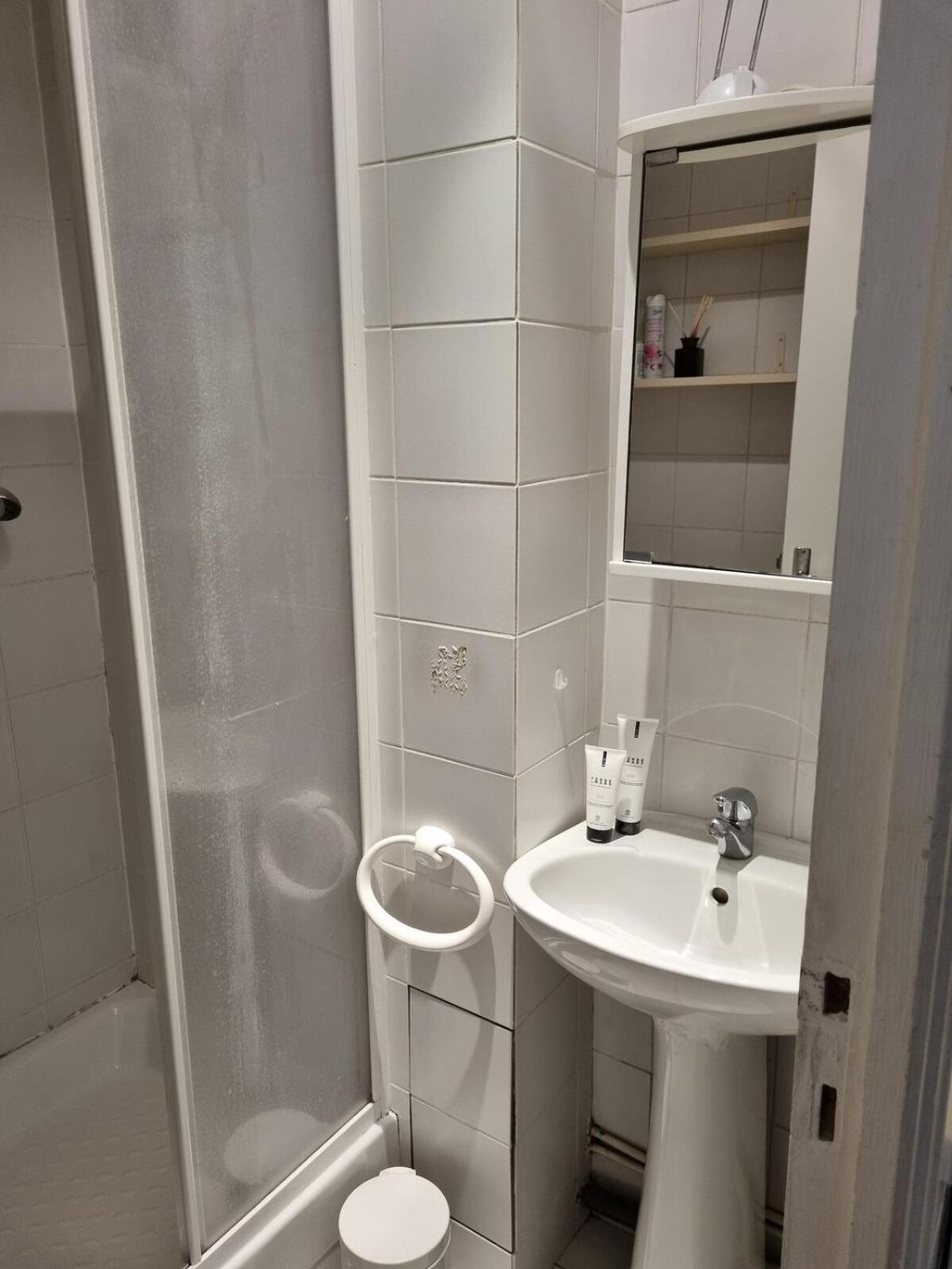 Cosy Well Located In Center * Paris